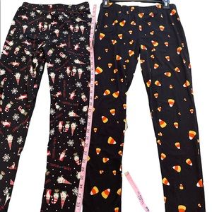 Stretchy sz S Holiday Christmas Gnome Leggings Pants AND Halloween M EUC